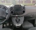 Белый Пежо Partner, объемом двигателя 1.6 л и пробегом 188 тыс. км за 11200 $, фото 6 на Automoto.ua