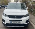 Белый Пежо Partner, объемом двигателя 1.6 л и пробегом 180 тыс. км за 15000 $, фото 1 на Automoto.ua
