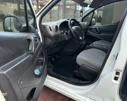 Білий Пежо Partner, об'ємом двигуна 1.6 л та пробігом 150 тис. км за 4400 $, фото 12 на Automoto.ua