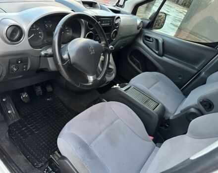 Білий Пежо Partner, об'ємом двигуна 1.6 л та пробігом 150 тис. км за 4400 $, фото 6 на Automoto.ua
