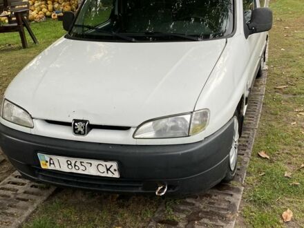 Белый Пежо Partner, объемом двигателя 1.9 л и пробегом 3 тыс. км за 1600 $, фото 1 на Automoto.ua