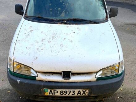 Белый Пежо Partner, объемом двигателя 1.9 л и пробегом 320 тыс. км за 1800 $, фото 1 на Automoto.ua