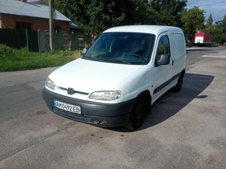 Белый Пежо Partner, объемом двигателя 1.9 л и пробегом 400 тыс. км за 1800 $, фото 1 на Automoto.ua