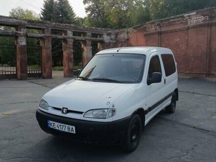 Білий Пежо Partner, об'ємом двигуна 1.9 л та пробігом 325 тис. км за 3550 $, фото 1 на Automoto.ua
