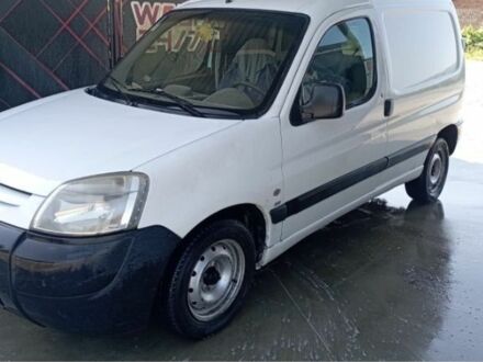 Белый Пежо Partner, объемом двигателя 1 л и пробегом 300 тыс. км за 1900 $, фото 1 на Automoto.ua