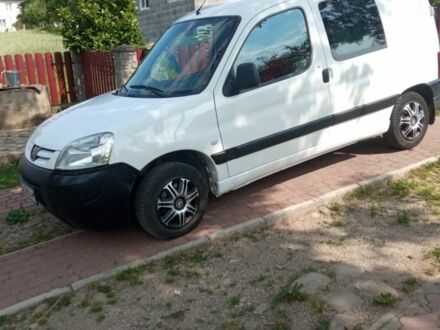 Білий Пежо Partner, об'ємом двигуна 0 л та пробігом 296 тис. км за 3200 $, фото 1 на Automoto.ua