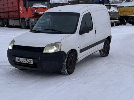 Белый Пежо Partner, объемом двигателя 2 л и пробегом 250 тыс. км за 2133 $, фото 1 на Automoto.ua