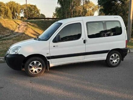 Білий Пежо Partner, об'ємом двигуна 1.36 л та пробігом 250 тис. км за 3400 $, фото 1 на Automoto.ua