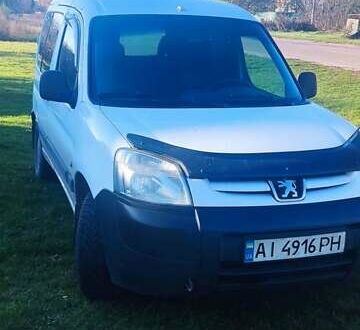 Белый Пежо Partner, объемом двигателя 1.87 л и пробегом 450 тыс. км за 3600 $, фото 1 на Automoto.ua