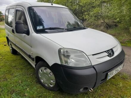 Белый Пежо Partner, объемом двигателя 0 л и пробегом 399 тыс. км за 3199 $, фото 1 на Automoto.ua