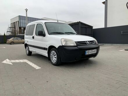 Белый Пежо Partner, объемом двигателя 1.9 л и пробегом 320 тыс. км за 3300 $, фото 1 на Automoto.ua