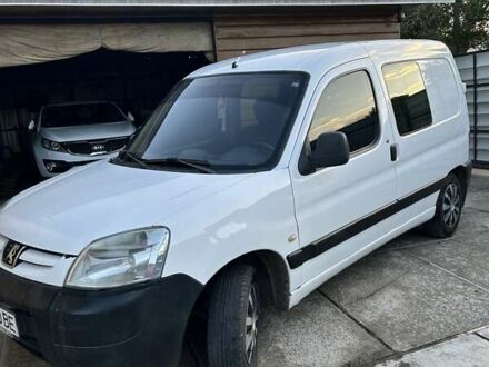 Білий Пежо Partner, об'ємом двигуна 1.6 л та пробігом 300 тис. км за 4500 $, фото 1 на Automoto.ua