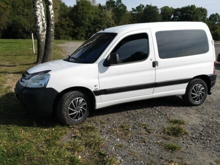 Белый Пежо Partner, объемом двигателя 2 л и пробегом 180 тыс. км за 4100 $, фото 1 на Automoto.ua