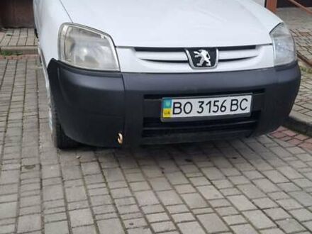 Белый Пежо Partner, объемом двигателя 2 л и пробегом 375 тыс. км за 4200 $, фото 1 на Automoto.ua