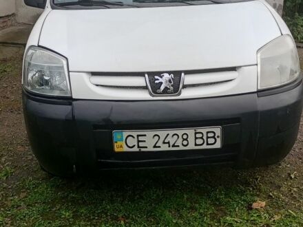 Белый Пежо Partner, объемом двигателя 1.6 л и пробегом 172 тыс. км за 3000 $, фото 1 на Automoto.ua