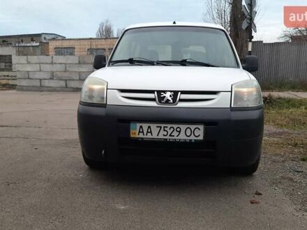 Белый Пежо Partner, объемом двигателя 1.36 л и пробегом 419 тыс. км за 3500 $, фото 1 на Automoto.ua