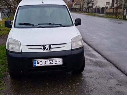 Белый Пежо Partner, объемом двигателя 1.56 л и пробегом 310 тыс. км за 2700 $, фото 1 на Automoto.ua