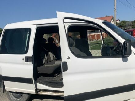 Білий Пежо Partner, об'ємом двигуна 0 л та пробігом 495 тис. км за 3200 $, фото 1 на Automoto.ua