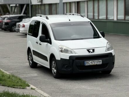 Белый Пежо Partner, объемом двигателя 1.6 л и пробегом 220 тыс. км за 4350 $, фото 1 на Automoto.ua