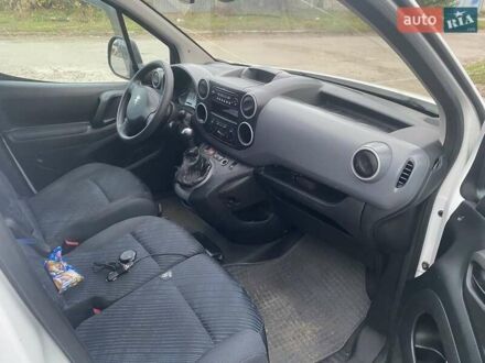 Білий Пежо Partner, об'ємом двигуна 1.6 л та пробігом 222 тис. км за 4600 $, фото 1 на Automoto.ua