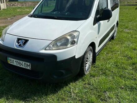 Белый Пежо Partner, объемом двигателя 1.6 л и пробегом 424 тыс. км за 5200 $, фото 1 на Automoto.ua
