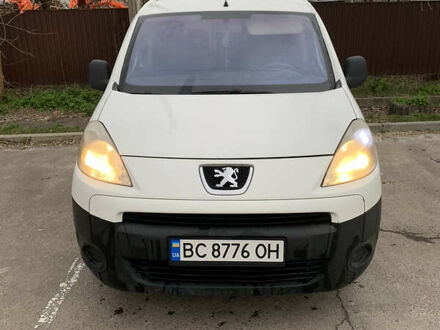 Белый Пежо Partner, объемом двигателя 1.6 л и пробегом 403 тыс. км за 6000 $, фото 1 на Automoto.ua