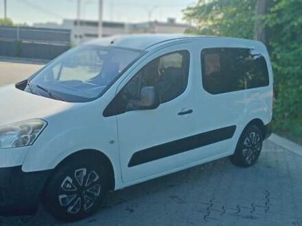Білий Пежо Partner, об'ємом двигуна 1.56 л та пробігом 330 тис. км за 5400 $, фото 1 на Automoto.ua