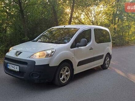 Белый Пежо Partner, объемом двигателя 1.56 л и пробегом 175 тыс. км за 5200 $, фото 1 на Automoto.ua