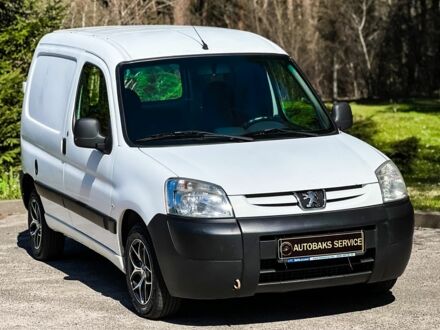Пежо Partner 2010 у Києві на Automoto.ua Білий Пежо Partner, об'ємом двигуна 0 л та пробігом 170 тис. км за 3999 $, фото 1 на Automoto.ua