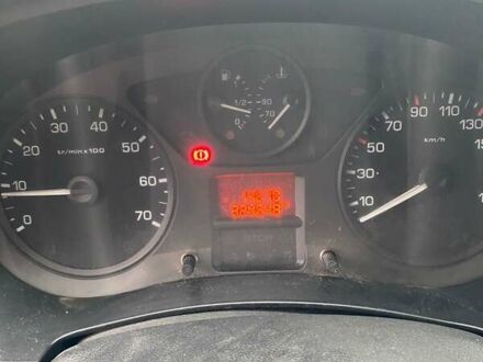 Белый Пежо Partner, объемом двигателя 1.6 л и пробегом 320 тыс. км за 5393 $, фото 1 на Automoto.ua