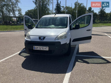 Пежо Partner 2011 в Житомире на Automoto.ua Белый Пежо Partner, объемом двигателя 1.56 л и пробегом 214 тыс. км за 6400 $, фото 1 на Automoto.ua