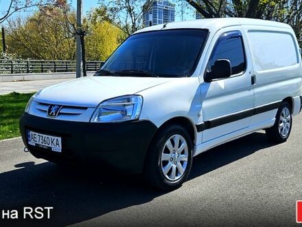 Пежо Partner 2012 у Дніпро (Дніпропетровську) на Automoto.ua Білий Пежо Partner, об'ємом двигуна 1.6 л та пробігом 135 тис. км за 6100 $, фото 1 на Automoto.ua