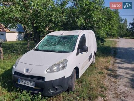 Белый Пежо Partner, объемом двигателя 1.56 л и пробегом 200 тыс. км за 3999 $, фото 1 на Automoto.ua