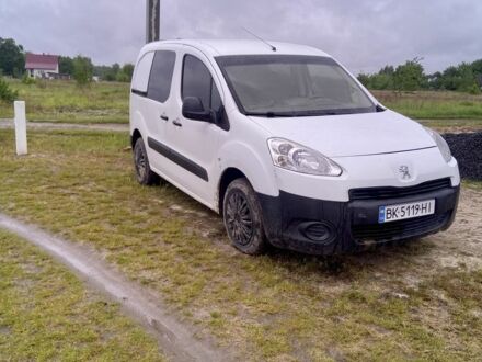 Пежо Partner 2014 в Вараш (Кузнецовск) на Automoto.ua Белый Пежо Partner, объемом двигателя 1.6 л и пробегом 290 тыс. км за 4800 $, фото 1 на Automoto.ua