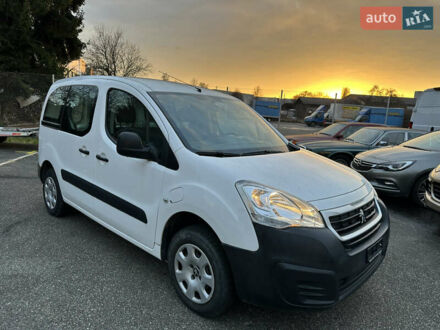 Белый Пежо Partner, объемом двигателя 0 л и пробегом 45 тыс. км за 6500 $, фото 1 на Automoto.ua