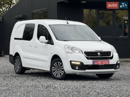 Белый Пежо Partner, объемом двигателя 0 л и пробегом 112 тыс. км за 9450 $, фото 1 на Automoto.ua