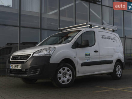 Белый Пежо Partner, объемом двигателя 0 л и пробегом 15 тыс. км за 8000 $, фото 1 на Automoto.ua