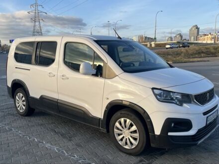 Белый Пежо Partner, объемом двигателя 1.6 л и пробегом 180 тыс. км за 14000 $, фото 1 на Automoto.ua