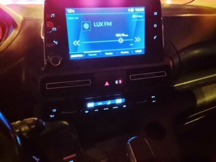 Белый Пежо Partner, объемом двигателя 1.6 л и пробегом 170 тыс. км за 15900 $, фото 1 на Automoto.ua