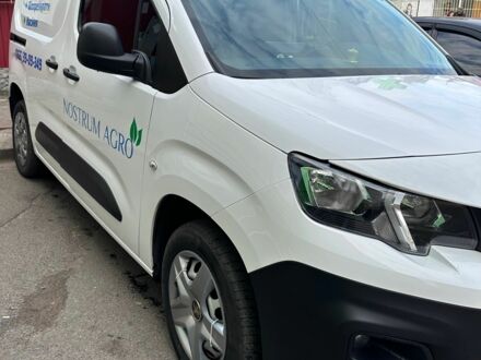 Білий Пежо Partner, об'ємом двигуна 1.6 л та пробігом 160 тис. км за 11874 $, фото 1 на Automoto.ua