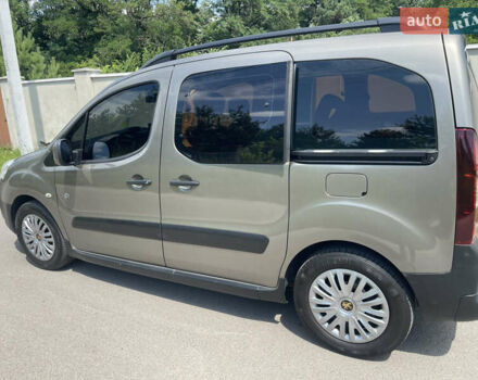 Бежевый Пежо Partner, объемом двигателя 1.6 л и пробегом 250 тыс. км за 9200 $, фото 3 на Automoto.ua