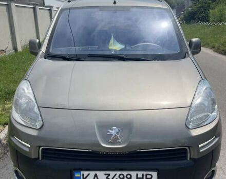 Бежевый Пежо Partner, объемом двигателя 1.6 л и пробегом 250 тыс. км за 9200 $, фото 1 на Automoto.ua