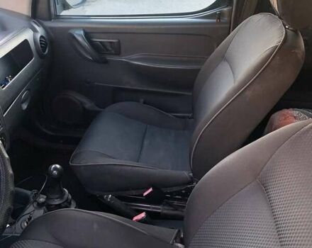 Чорний Пежо Partner, об'ємом двигуна 2 л та пробігом 397 тис. км за 3600 $, фото 9 на Automoto.ua