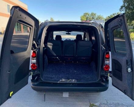 Чорний Пежо Partner, об'ємом двигуна 1.6 л та пробігом 249 тис. км за 8690 $, фото 14 на Automoto.ua