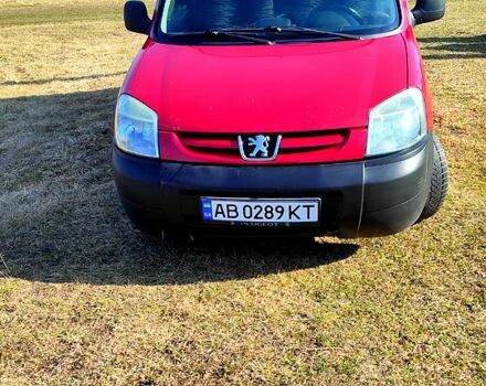 Красный Пежо Partner, объемом двигателя 2 л и пробегом 220 тыс. км за 3750 $, фото 3 на Automoto.ua