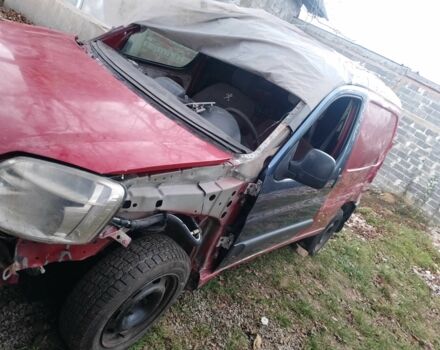 Червоний Пежо Partner, об'ємом двигуна 2 л та пробігом 490 тис. км за 1200 $, фото 7 на Automoto.ua