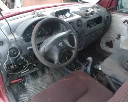 Червоний Пежо Partner, об'ємом двигуна 2 л та пробігом 490 тис. км за 1200 $, фото 10 на Automoto.ua