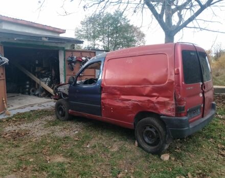 Червоний Пежо Partner, об'ємом двигуна 2 л та пробігом 490 тис. км за 1200 $, фото 6 на Automoto.ua