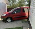 Красный Пежо Partner, объемом двигателя 1.6 л и пробегом 298 тыс. км за 5175 $, фото 1 на Automoto.ua