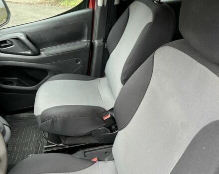 Червоний Пежо Partner, об'ємом двигуна 1.6 л та пробігом 300 тис. км за 3150 $, фото 9 на Automoto.ua